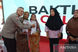 Alumni Akabri 90 salurkan bantuan air bersih kepada warga di Bangkalan