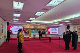 Gubernur Papua Barat lantik Ali Baham jadi Sekda