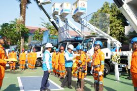 PLN resmikan mobil "High Voltage Insulated Skylift" di puncak hari listrik nasional