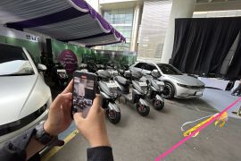 Government, AstraZeneca launch 500 EVs for decarbonization