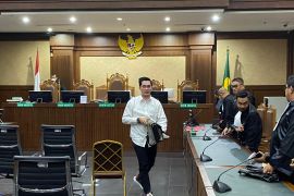 Dadan Tri Yudianto didakwa terima Rp11,2 miliar pada kasus suap MA