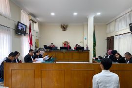 Empat terdakwa dugaan korupsi Masjid Raya Senapelan divonis 4-7 tahun penjara