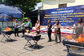 Bea Cukai Semarang gagalkan distribusi 2 juta batang rokok ilegal