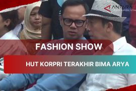 Fashion show HUT Korpri terakhir Bima Arya