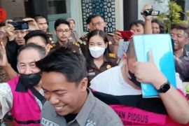 Kejari Tj Perak Surabaya tahan dua tersangka kredit macet Bank Jatim