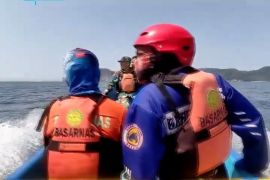 Tim SAR temukan dua nelayan hilang dalam keadaan selamat di Jember