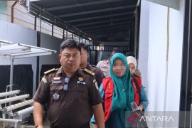 Kejari Gorontalo Utara tahan kades yang diduga korupsi dana desa