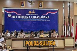 PNS Polda Sulawesi Tenggara gelar doa bersama lintas agama peringati HUT Korpri