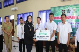 Disdikpora Kulon Progo menyalurkan  ZIS bagi 655 pegawai tak tetap