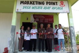 OJK luncurkan EKI di Desa Wisata Arjasa
