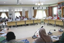 Pj Bupati Tala minta SKPD buka warung gratis saat Hari Jadi Ke-58