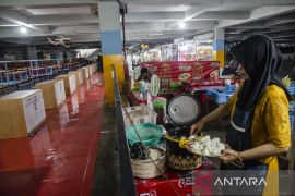 Penataan basemen Alun - alun Bandung untuk PKL