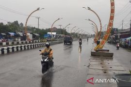 Hujan ringan hingga sedang guyur sebagian besar wilayah di Indonesia