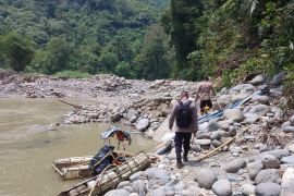 Melalui patroli rutin, Polres Pasaman Barat tertibkan penambangan emas ilegal di Talamau