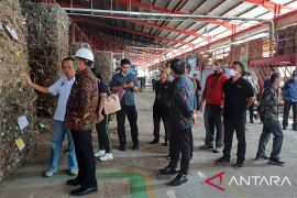 Gubernur Bali tagih komitmen operasional pengelola TPST Kertalangu