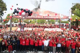 Bupati minta masyarakat gotong royong majukan Tabanan