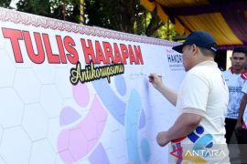 Gubernur Gorontalo tindak tegas aparatur terindikasi korupsi