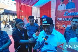 Masyarakat di Pulau Kabaena Sultra nikmati listrik 24 Jam