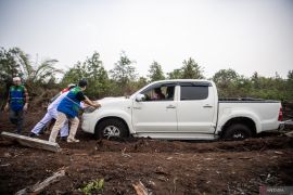 Foto Cerita : Menjaga kesehatan petarung api Page 5 Small