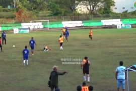 Kronologi Bupati Halsel meninggal dunia saat main bola bareng wartawan PWI