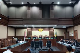 Majelis hakim tunda sidang pembacaan putusan Johnny G. Plate hingga Rabu