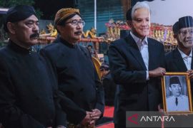 FX Rudy tutup buku soal KTA Gibran meski belum dikembalikan