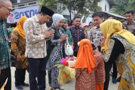 Pemkab Merangin bantu 680 kg ikan ke Desa Simpang Parit cegah stunting