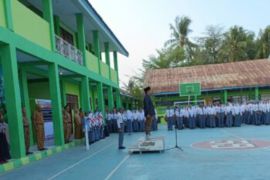Panwaslu kecamatan di Jeneponto sosialisasikan pemilu damai di sekolah