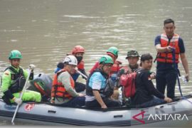 Pemkab Muara Enim ajak puluhan  perusahaan bersihkan sungai