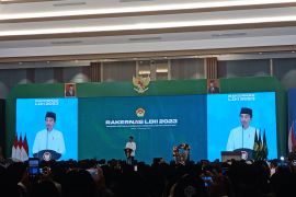 Jokowi sebut kepemimpinan kuat dan singgung sosok Prabowo