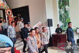 Rakorbim SDM Polri anugerahkan Pin Emas Kapolri kepada tokoh agama