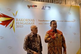 Govt  urges Instagram to take down accounts selling thrifted clothing