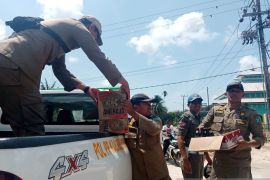 Satpol PP Belitung amankan ratusan kaleng minuman keras tanpa izin penjualan