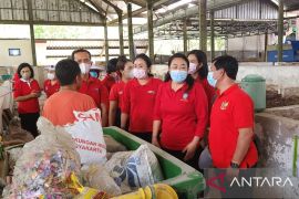 PKK Bangli studi tiru ke TPS 3 R Nitikan Yogyakarta