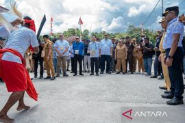 Pupuk Kaltim hormati warga Fakfak melalui gelaran prosesi adat