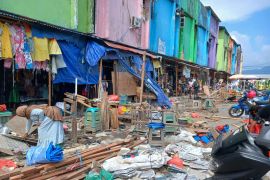 Pemkot Ambon revitalisasi fasilitas berupa jalan serta drainase di Terminal Mardika