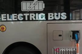 Enam kendaraan listrik layani antar jemput penonton di Surabaya