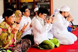 Cak Imin ziarah makam pahlawan nasional Kiai As'ad di Situbondo