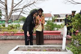 Pj Wali Kota Kediri ziarah dan tabur bunga kenang perjuangan pahlawan