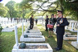 Kapolda Maluku tabur bunga di TMP Ambon bentuk penghormatan jasa pahlawan