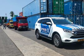 Satgas OMB Polda Maluku kawal distribusi bilik suara ke KPU SBB dan SBT