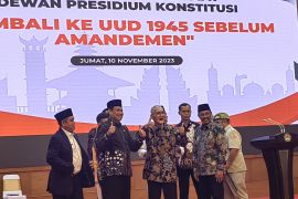 Try Sutrisno bacakan maklumat kembalikan UUD 1945