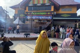 Anjungan "The Golden Island" pikat pengunjung PKA-8 lewat ragam atraksi seni