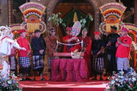 Bupati Tabanan buka Dajan Peken Festival dorong kreasi anak muda