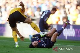 Tottenham gagal ke puncak klasemen setelah dikalahkan Wolves 1-2