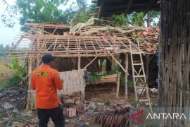 Pemkab Pamekasan salurkan bantuan tanggap darurat untuk korban bencana