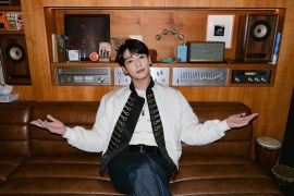 Wajib militer, Jungkook BTS jadi korban peretasan saham