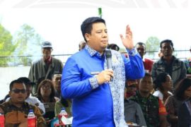 Bupati bersama anggota DPRD Samosir berkantor di Desa Desa Lumban Suhi Suhi Toruan