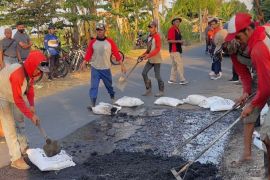 Pemkab Situbondo gelontor DBHCHT perbaiki jalan ke kawasan Gunung Argopuro