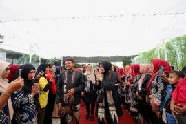 Bupati Ipuk hadiri HUT Ikawangi Jambi